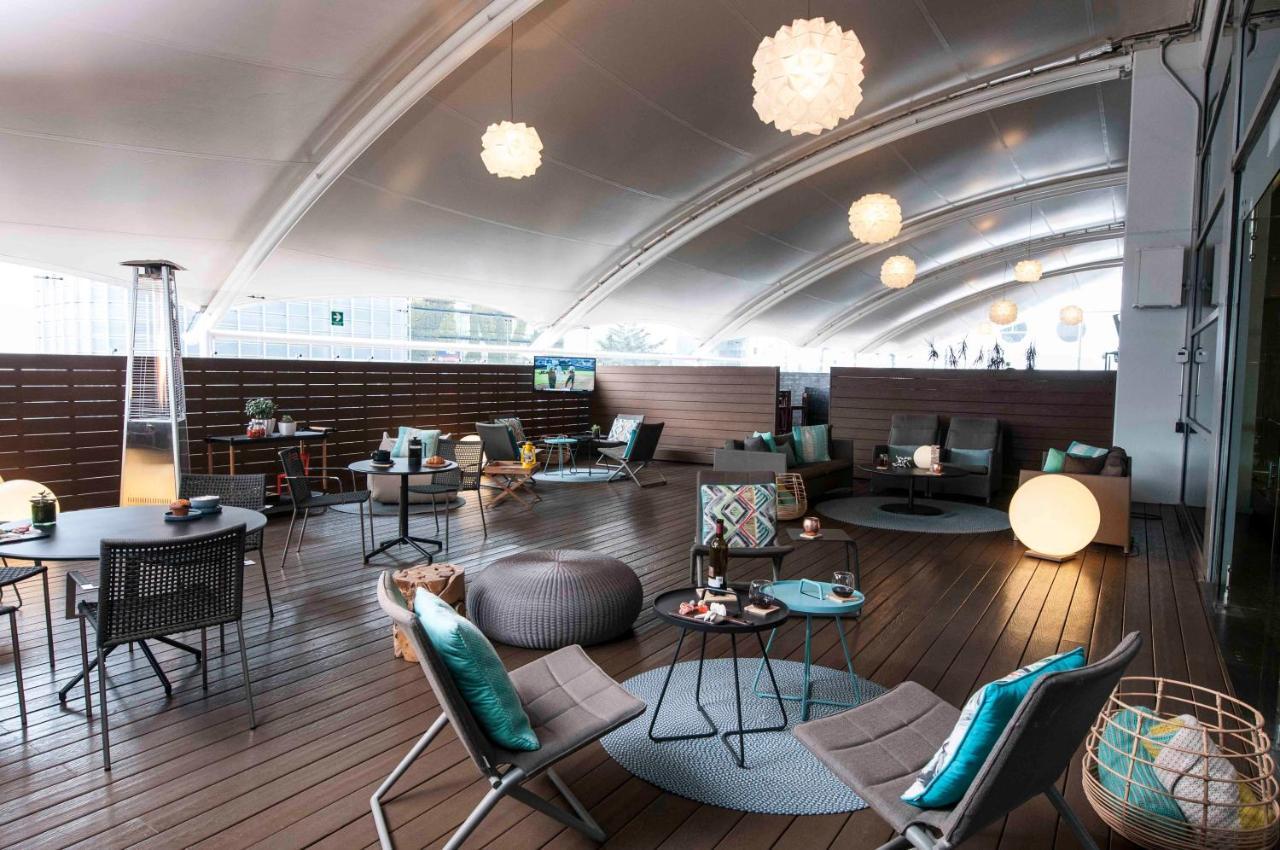 Stadia Suites Mexico City Santa Fe Buitenkant foto The lounge at the airport