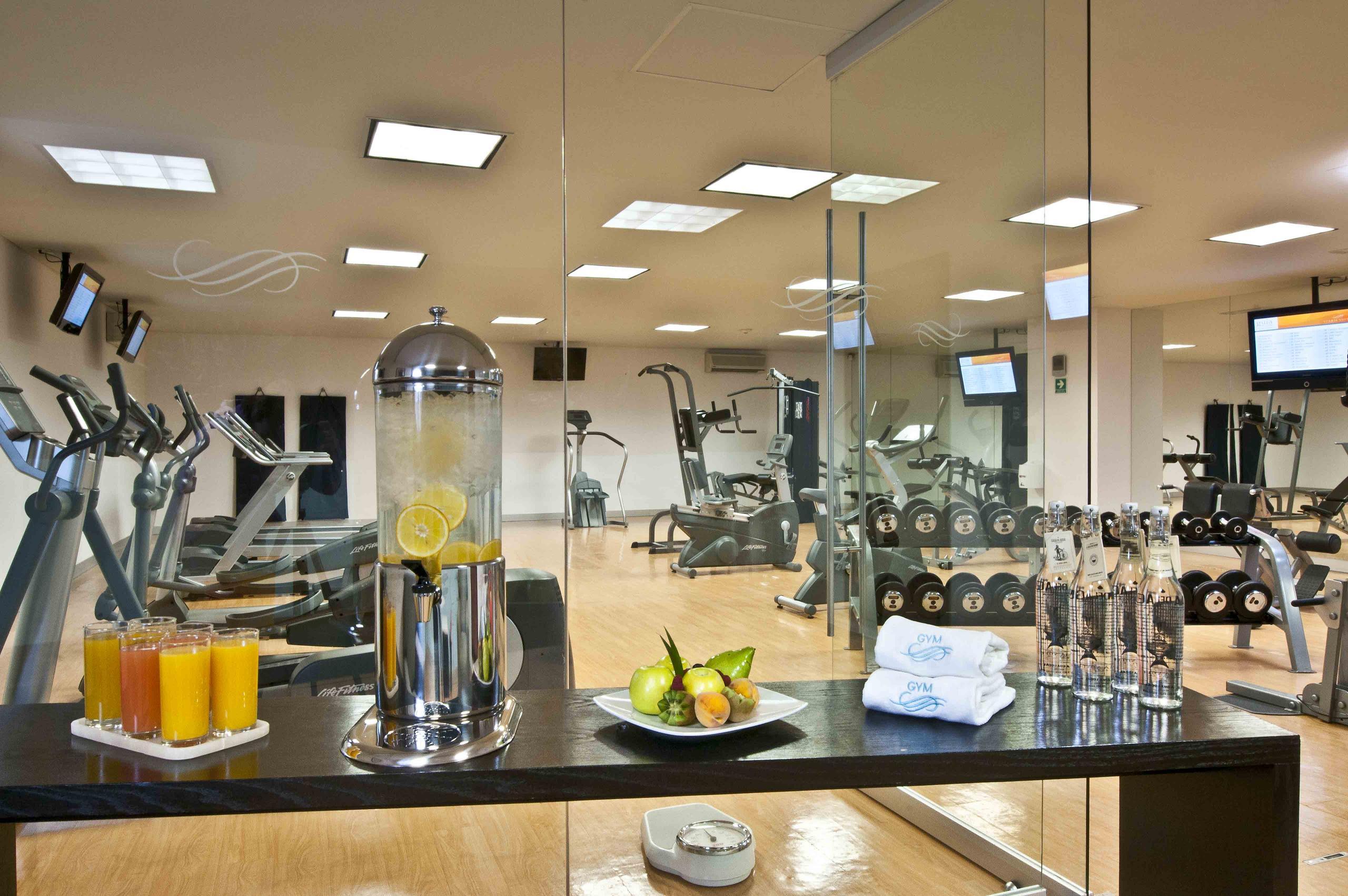 Stadia Suites Mexico City Santa Fe Buitenkant foto The gym at the InterContinental London The O2