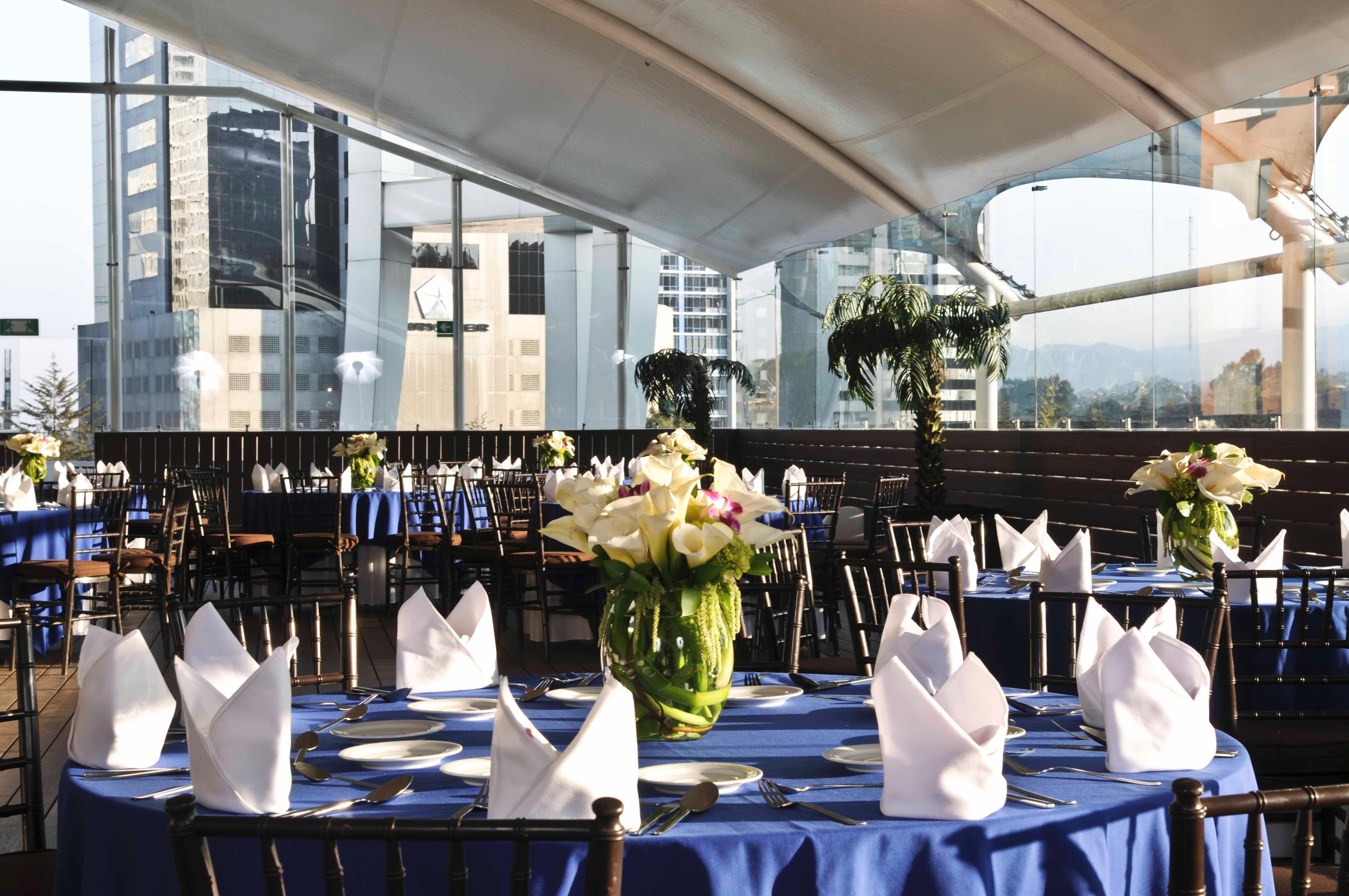 Stadia Suites Mexico City Santa Fe Buitenkant foto The 2008 Blue Cross Blue Shield of Michigan Awards Gala